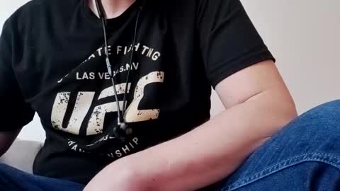 Snapshot of tallboy77eu chatting on March 4, 2025, 7:08 am Aligator online show from March 4, 2025, 7:08 am