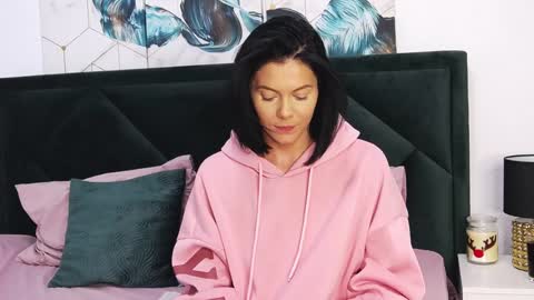 Snapshot of taniyagrey chatting on December 13, 2024, 8:30 am tanyaGrey online show from December 13, 2024, 8:30 am