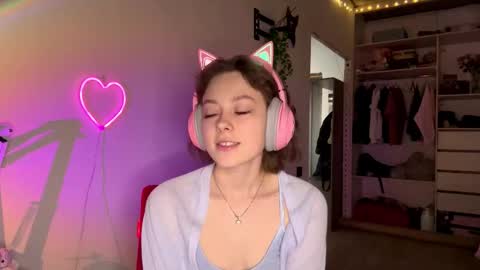 Snapshot of tashajovich chatting on March 1, 2026, 10:45 pm Darlin online show from March 1, 2026, 10:45 pm