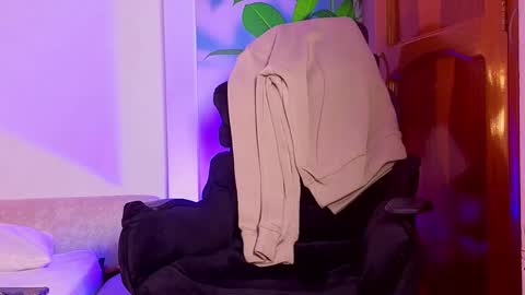 tattokoi online show from November 25, 2025, 2:55 am