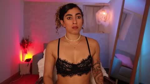 Snapshot of taylormich1 chatting on February 24, 2026, 7:34 pm taylormichell online show from February 24, 2026, 7:34 pm