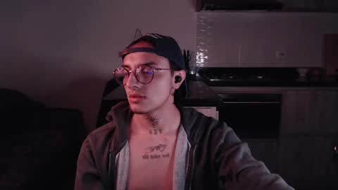 Snapshot of te0__0 chatting on February 18, 2025, 6:04 am Teo independent model online show from February 18, 2025, 6:04 am