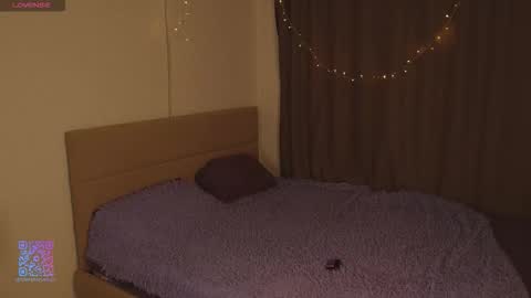 Sarah     online show from December 5, 2025, 6:11 am