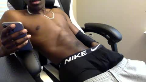 Snapshot of tevvdaren chatting on October 27, 2025, 1:04 pm tevvdaren online show from October 27, 2025, 1:04 pm