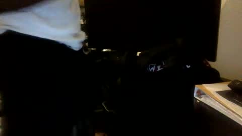 Snapshot of tevvdaren chatting on November 17, 2025, 10:10 am tevvdaren online show from November 17, 2025, 10:10 am