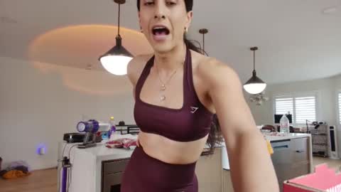 Snapshot of tgirltoesx chatting on February 15, 2026, 9:33 pm babygirlmami online show from February 15, 2026, 9:33 pm