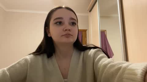 Snapshot of thaliakuchem chatting on February 16, 2026, 3:30 pm Yumi online show from February 16, 2026, 3:30 pm