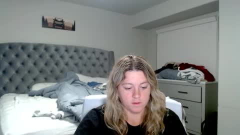 Snapshot of thatprettyblondegirl chatting on December 20, 2024, 2:08 am thatprettyblondegirl online show from December 20, 2024, 2:08 am