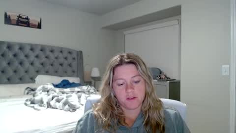 Snapshot of thatprettyblondegirl chatting on December 24, 2024, 2:32 am thatprettyblondegirl online show from December 24, 2024, 2:32 am