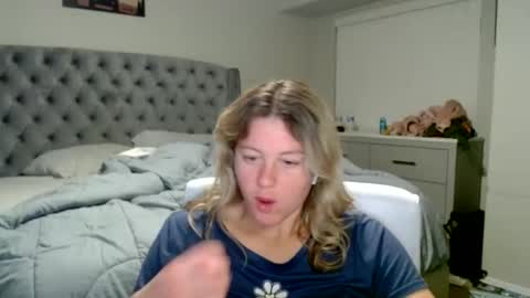 Snapshot of thatprettyblondegirl chatting on January 28, 2025, 2:53 am thatprettyblondegirl online show from January 28, 2025, 2:53 am