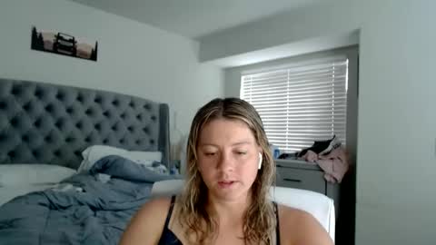 Snapshot of thatprettyblondegirl chatting on February 24, 2025, 8:25 pm thatprettyblondegirl online show from February 24, 2025, 8:25 pm