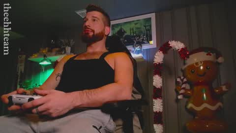 Snapshot of theehhteam chatting on December 7, 2024, 12:19 am H online show from December 7, 2024, 12:19 am