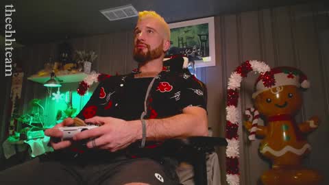 Snapshot of theehhteam chatting on December 8, 2024, 10:36 pm H online show from December 8, 2024, 10:36 pm