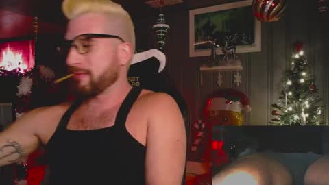 Snapshot of theehhteam chatting on December 13, 2024, 11:17 pm H online show from December 13, 2024, 11:17 pm