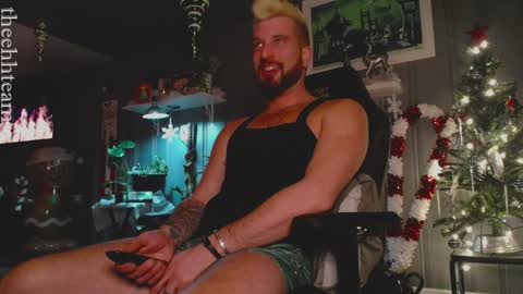 Snapshot of theehhteam chatting on December 26, 2024, 2:22 am H online show from December 26, 2024, 2:22 am