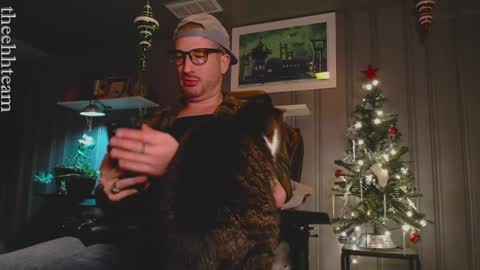 Snapshot of theehhteam chatting on January 1, 2025, 8:26 pm H online show from January 1, 2025, 8:26 pm