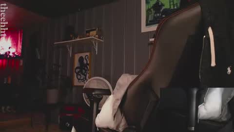 Snapshot of theehhteam chatting on March 4, 2025, 11:54 pm H online show from March 4, 2025, 11:54 pm