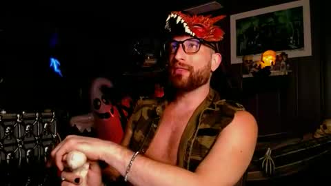 Snapshot of theehhteam chatting on October 13, 2025, 2:22 am H online show from October 13, 2025, 2:22 am