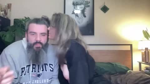 Snapshot of thematedpair chatting on January 8, 2026, 4:59 am The Mated Pair online show from January 8, 2026, 4:59 am