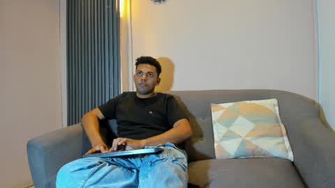 Snapshot of theo_morris chatting on March 2, 2026, 4:14 am theo_morris online show from March 2, 2026, 4:14 am