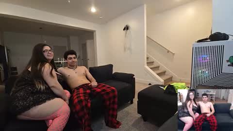 Snapshot of theslutcouple98 chatting on October 23, 2025, 5:12 pm theslutcouple98 online show from October 23, 2025, 5:12 pm