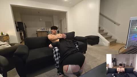 Snapshot of theslutcouple98 chatting on October 26, 2025, 5:57 am theslutcouple98 online show from October 26, 2025, 5:57 am