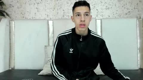 Thiago   online show from December 5, 2024, 8:00 pm