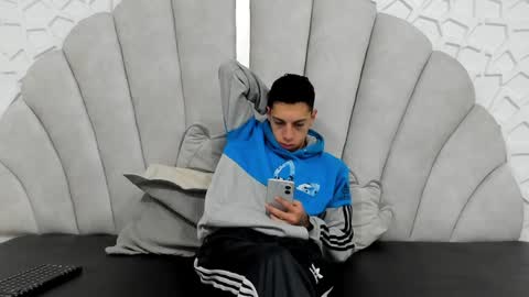 Thiago   online show from February 6, 2025, 12:59 pm