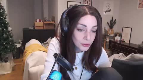 Snapshot of thirstypickle chatting on January 2, 2025, 6:45 pm Sarra Rhies online show from January 2, 2025, 6:45 pm