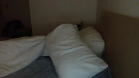 Snapshot of thomaspol chatting on October 13, 2025, 10:10 pm Tom online show from October 13, 2025, 10:10 pm