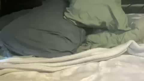 Snapshot of throatyygoat chatting on October 10, 2025, 9:58 pm throatyygoat online show from October 10, 2025, 9:58 pm