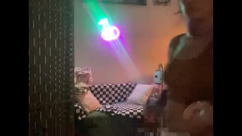 Snapshot of throatyygoat chatting on November 30, 2025, 2:37 am throatyygoat online show from November 30, 2025, 2:37 am