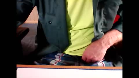 Snapshot of throubingcock chatting on January 18, 2025, 9:13 pm throubingcock online show from January 18, 2025, 9:13 pm