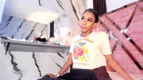 Tifanny online show from February 3, 2026, 6:57 pm