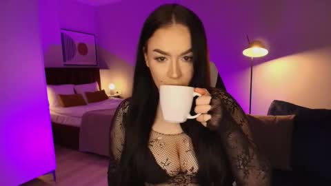 Snapshot of tinafox_ chatting on January 19, 2026, 8:07 am hi im curvy babyface girlie Tina online show from January 19, 2026, 8:07 am