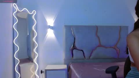 Snapshot of tiny_tay chatting on March 1, 2026, 1:35 pm tiny_tay online show from March 1, 2026, 1:35 pm