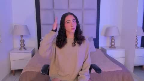 Thomm  Independent Model online show from February 1, 2026, 9:13 pm