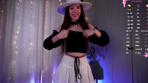 Snapshot of tinyanie chatting on February 13, 2026, 6:31 am Annie online show from February 13, 2026, 6:31 am