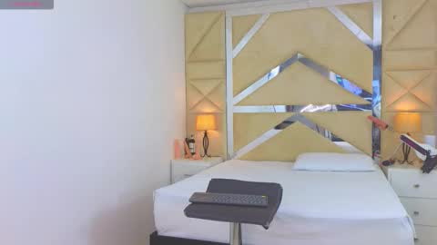 Tiphani Walker online show from November 28, 2025, 11:18 pm