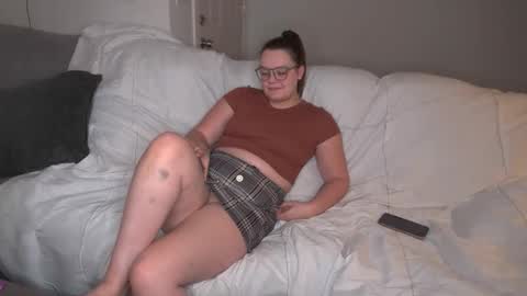 Snapshot of tippycrescent chatting on December 15, 2024, 5:13 am Tippy online show from December 15, 2024, 5:13 am