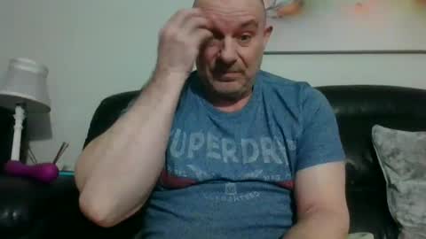 Snapshot of toerag69 chatting on December 27, 2024, 11:42 pm toerag69 online show from December 27, 2024, 11:42 pm