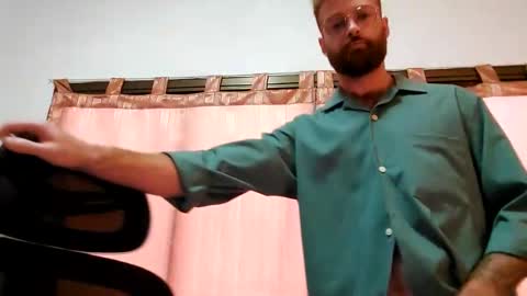 Snapshot of toffbuck chatting on December 14, 2024, 2:01 am ToffBuck online show from December 14, 2024, 2:01 am