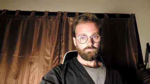 Snapshot of toffbuck chatting on January 28, 2025, 3:57 pm ToffBuck online show from January 28, 2025, 3:57 pm