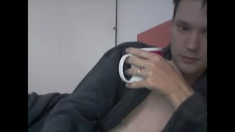 Snapshot of tokiomotel chatting on February 19, 2026, 8:10 am tokiomotel online show from February 19, 2026, 8:10 am