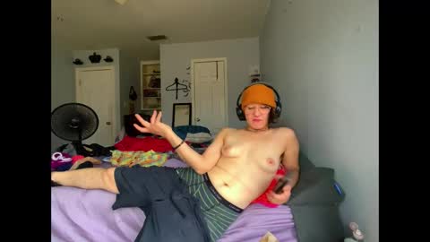 Snapshot of tomboy_titties chatting on February 9, 2026, 9:52 pm tomboy_titties online show from February 9, 2026, 9:52 pm