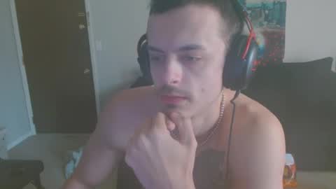 Snapshot of tommystrokes_ chatting on February 14, 2025, 9:10 pm Tommy Strokes online show from February 14, 2025, 9:10 pm