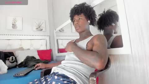 Snapshot of toower_ chatting on February 19, 2026, 2:40 am T O W E R online show from February 19, 2026, 2:40 am