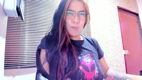 Snapshot of torres_karla chatting on November 5, 2025, 9:20 am karla online show from November 5, 2025, 9:20 am