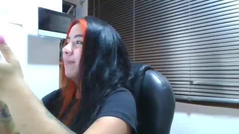 Snapshot of torres_karla chatting on December 22, 2025, 6:27 pm karla online show from December 22, 2025, 6:27 pm