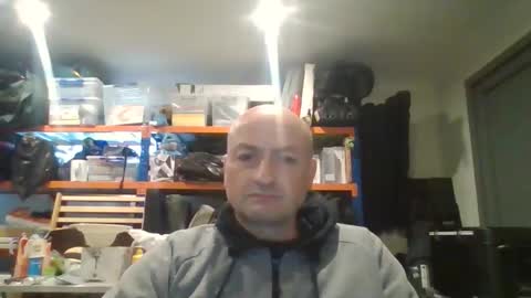 tradiedan2023 online show from December 15, 2025, 12:37 am